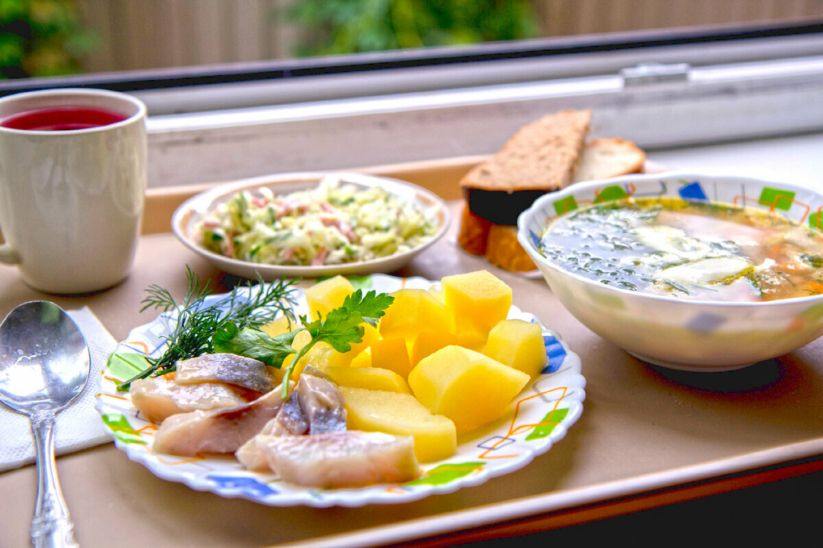 <span style="font-weight: bold;">Полноценное 3-х разовое питание </span>